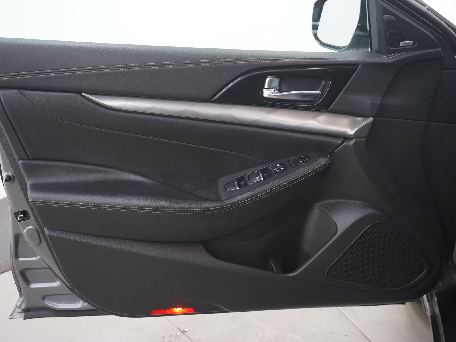 Used 2023 Nissan Maxima SL FWD image 19