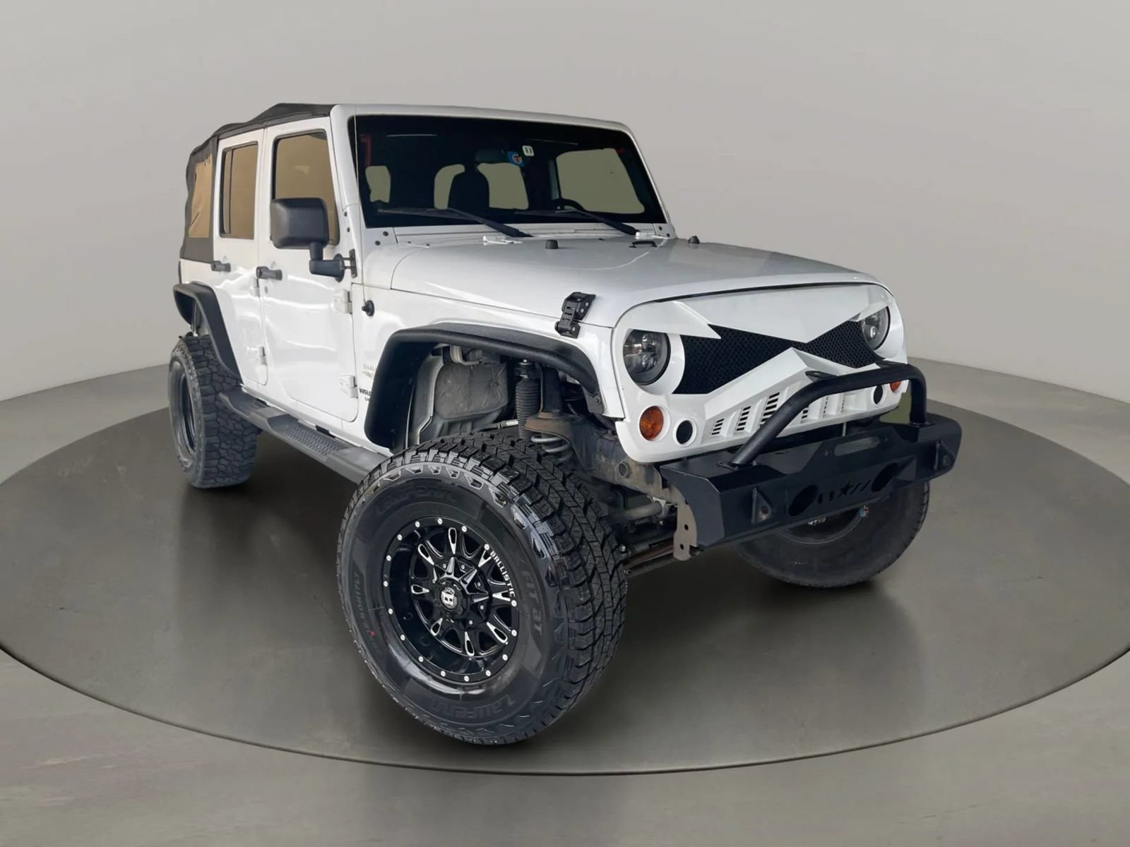 Used 2011 Jeep Wrangler Unlimited Sahara w/ Connectivity Group AWD/4WD image 7