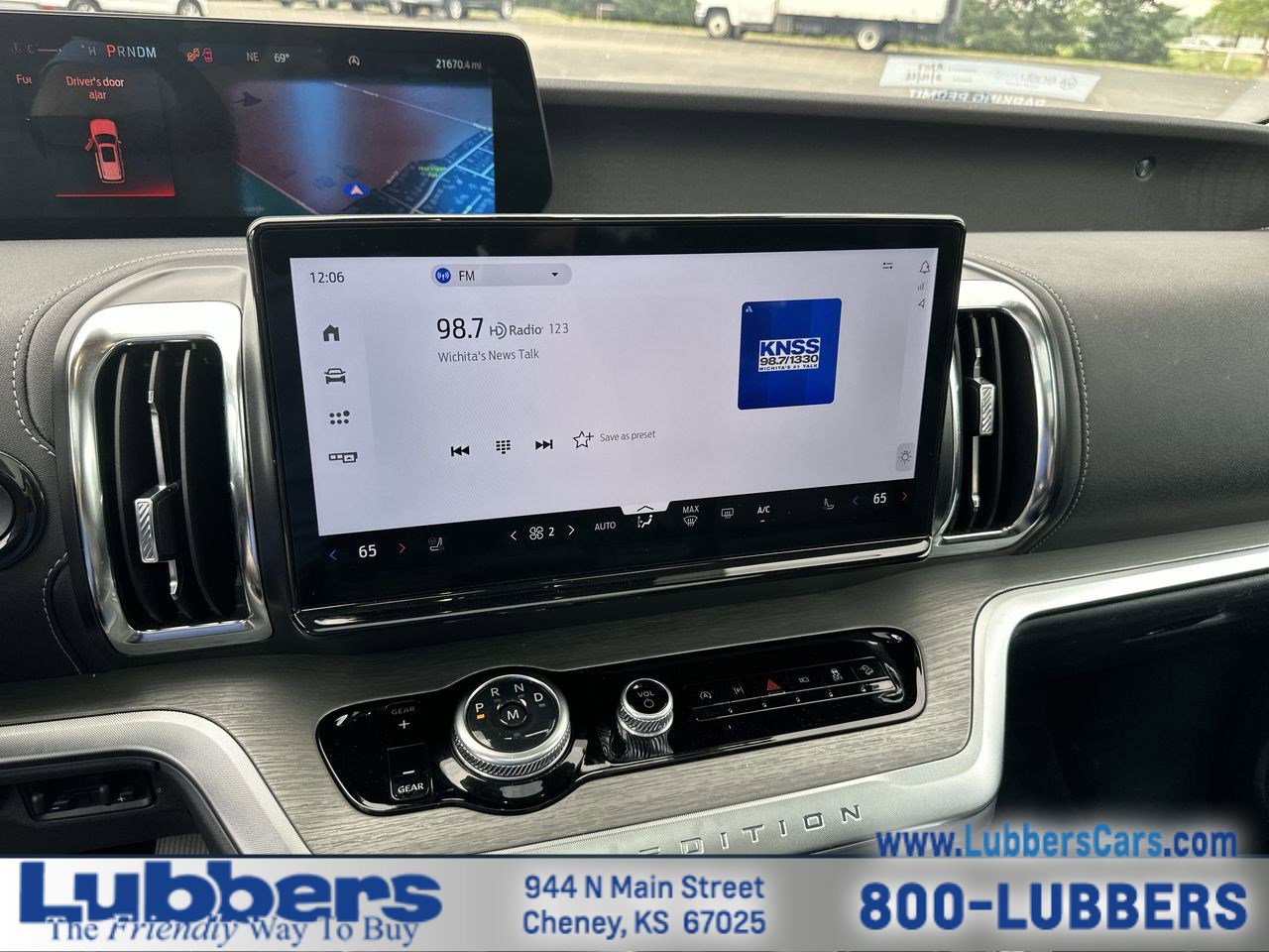 Used 2025 Ford Expedition Max Platinum AWD/4WD image 16