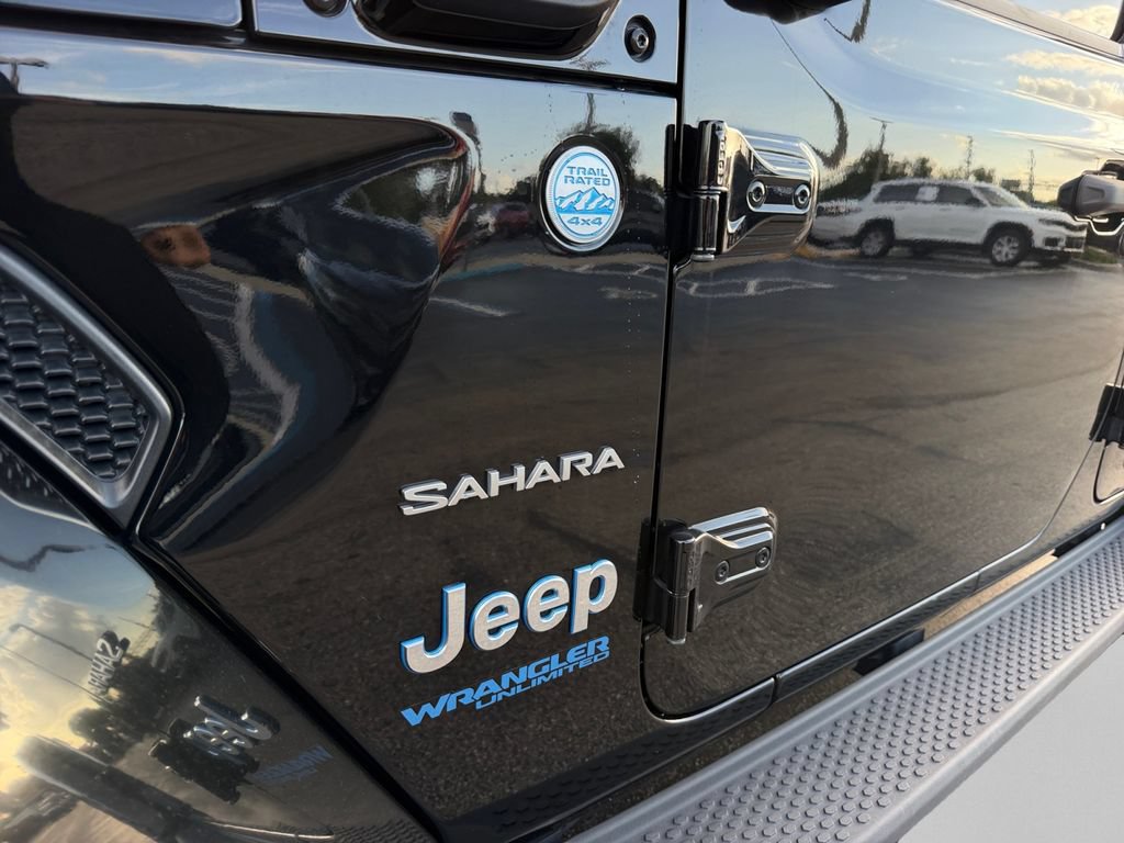 Used 2022 Jeep Wrangler Unlimited Sahara w/ Cold Weather Group AWD/4WD image 32