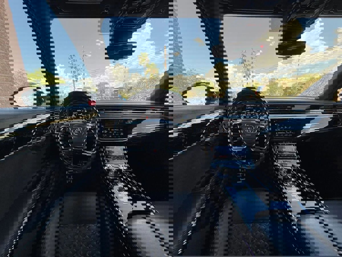 Used 2021 Audi S8 L w/ S8 Executive Package image 30