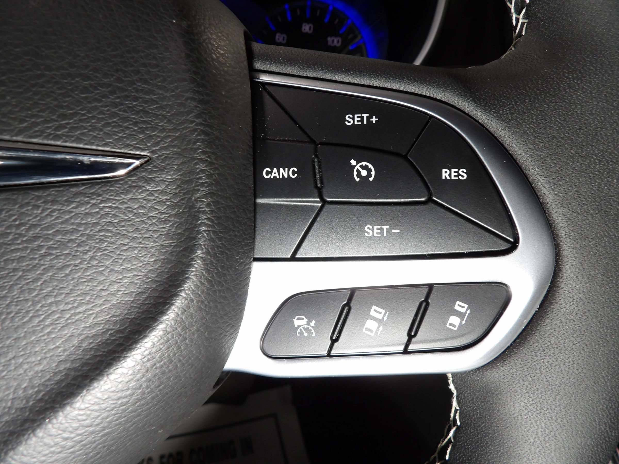 Used 2025 Chrysler Pacifica Select FWD image 22