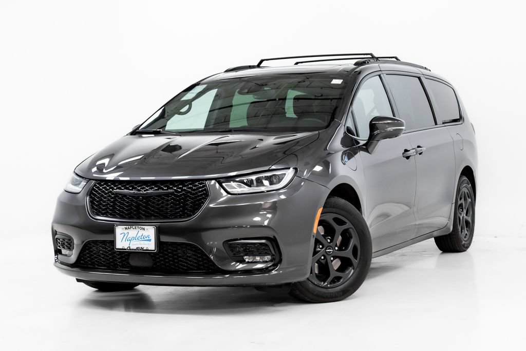 Used 2022 Chrysler Pacifica Limited w/ S Appearance Package