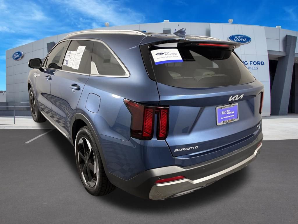 Used 2025 Kia Sorento EX FWD image 5