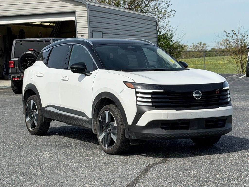 Used 2025 Nissan Kicks SR image 2