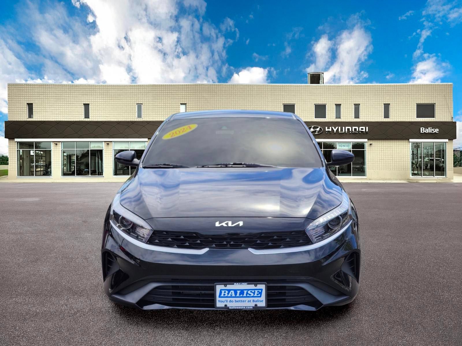 Used 2024 Kia Forte LXS FWD image 7