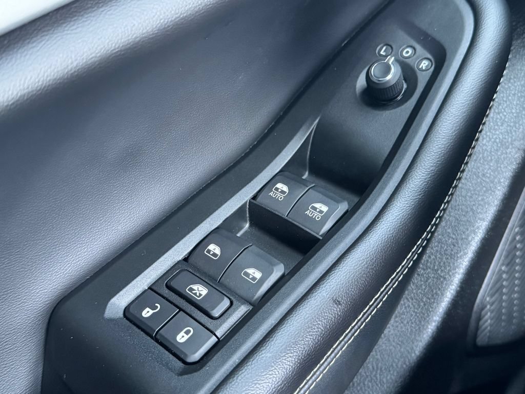 Used 2024 Jeep Grand Cherokee L Limited w/ Black Appearance Package AWD/4WD image 33