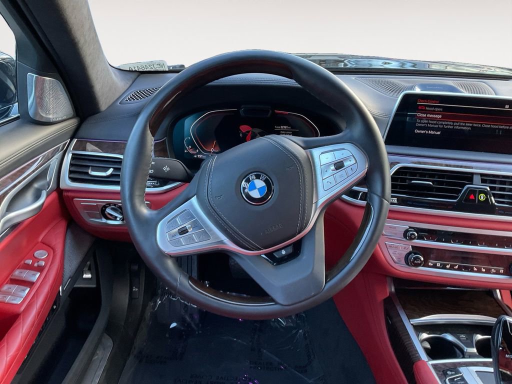 Used 2022 BMW 750i xDrive w/ Executive Package image 18