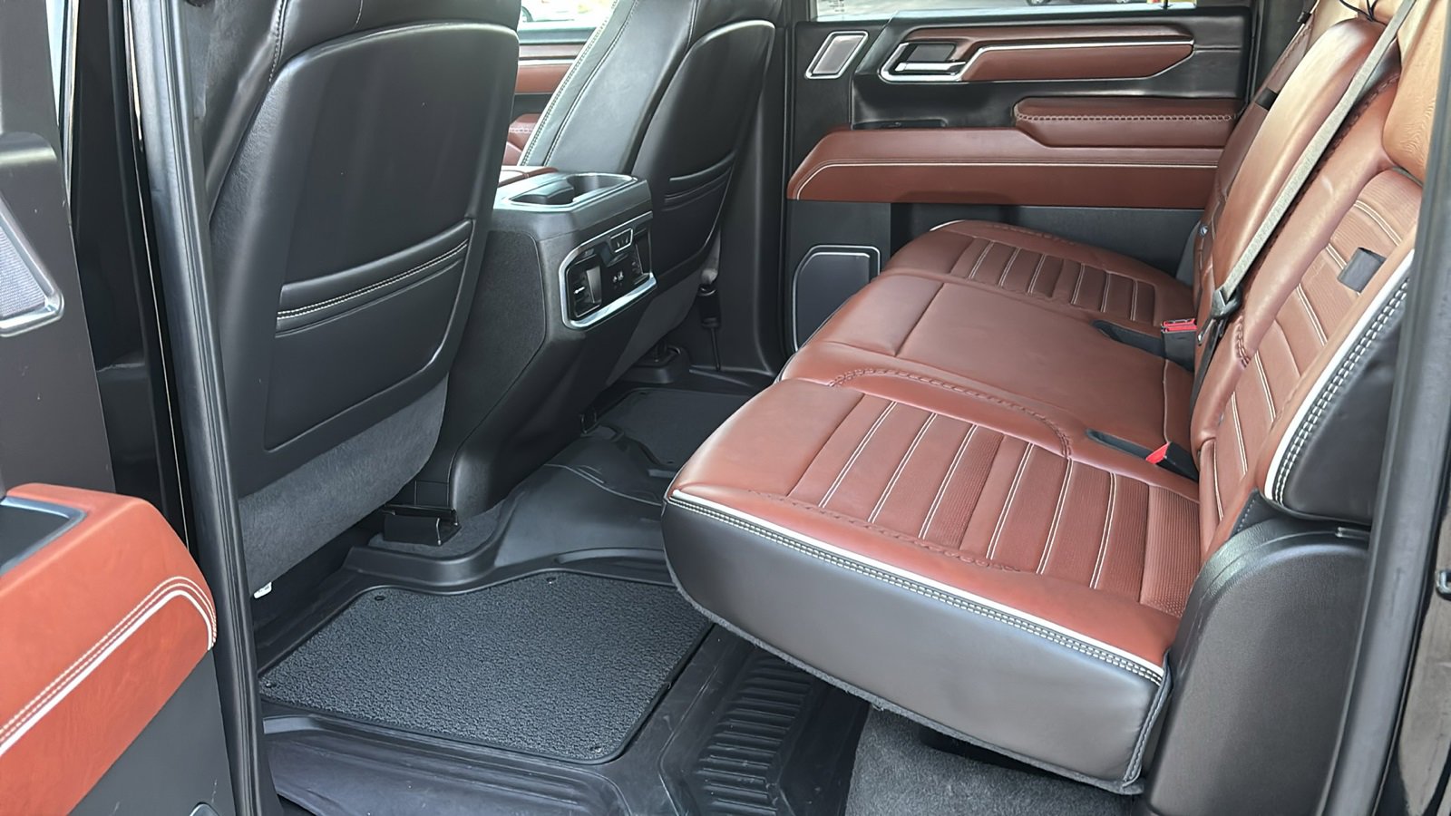 Used 2024 GMC Sierra 2500 Denali Ultimate image 27