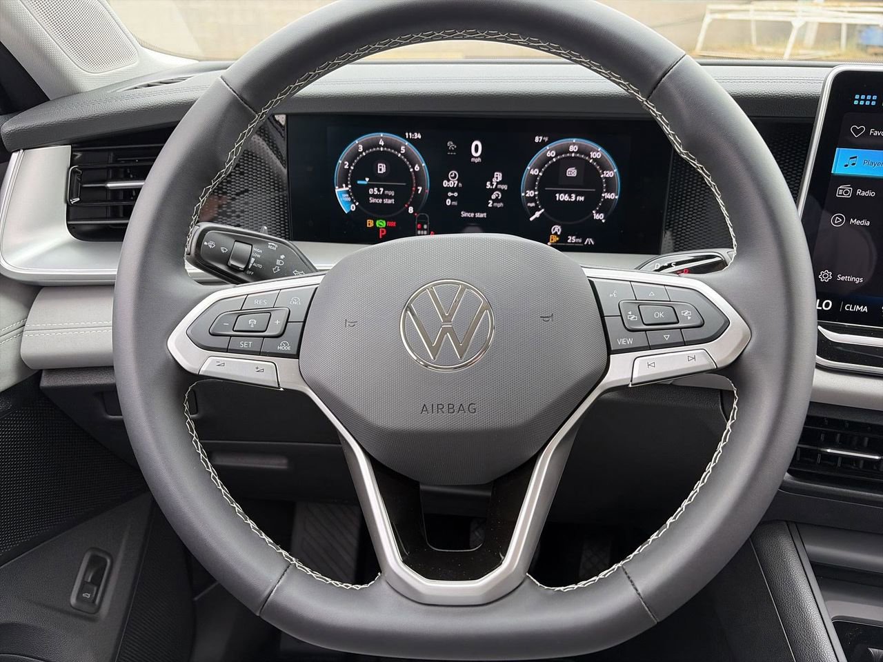 New 2026 Volkswagen Tiguan SE image 18