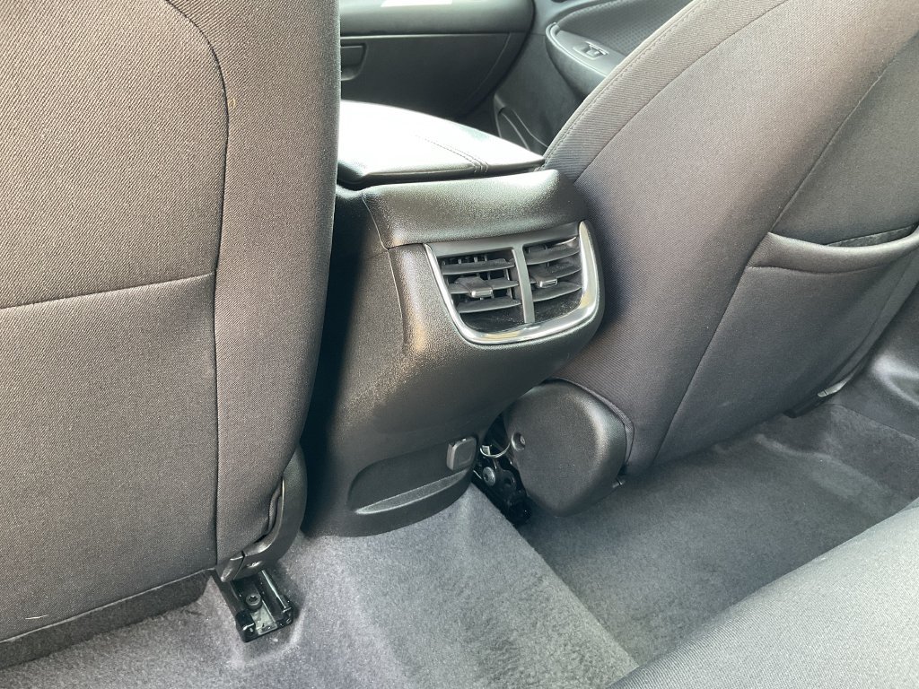 Used 2025 Chevrolet Malibu LT FWD image 18