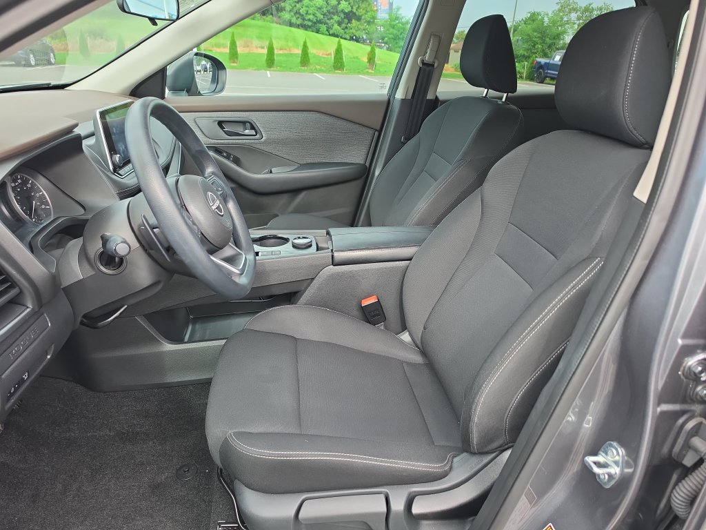 Used 2023 Nissan Rogue S AWD/4WD image 10
