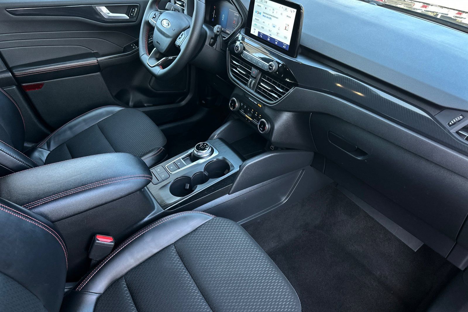 Certified 2025 Ford Escape ST-Line AWD/4WD image 15