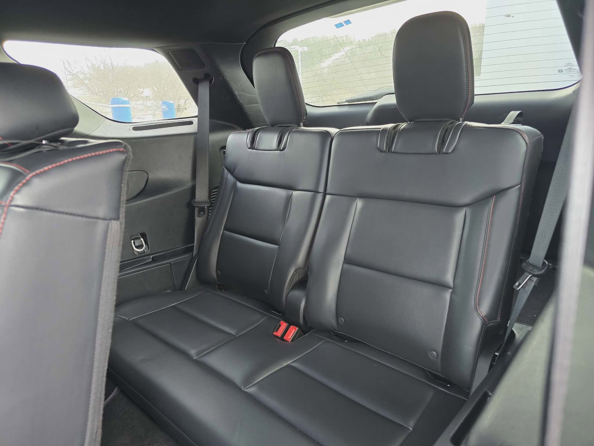 Used 2025 Ford Explorer ST-Line w/ ST-Line Street Pack image 13