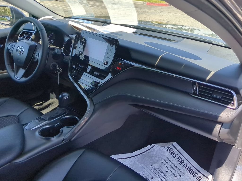 Used 2022 Toyota Camry SE w/ Carpet Mat Package (TMS) FWD image 31