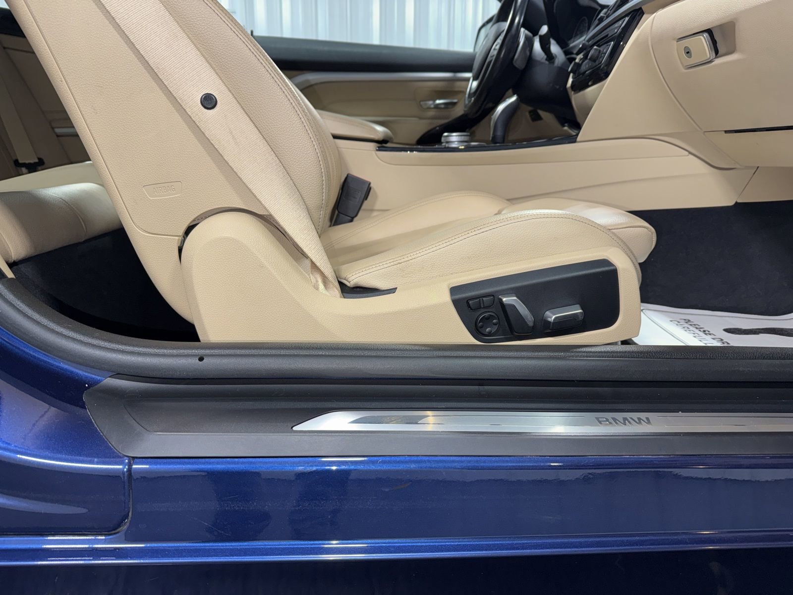 Used 2020 BMW 430i xDrive Convertible w/ Convenience Package image 11