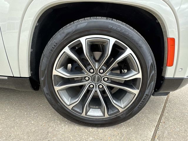 Used 2022 Jeep Grand Wagoneer Series III w/ Rear Seat Video Group 1 image 9