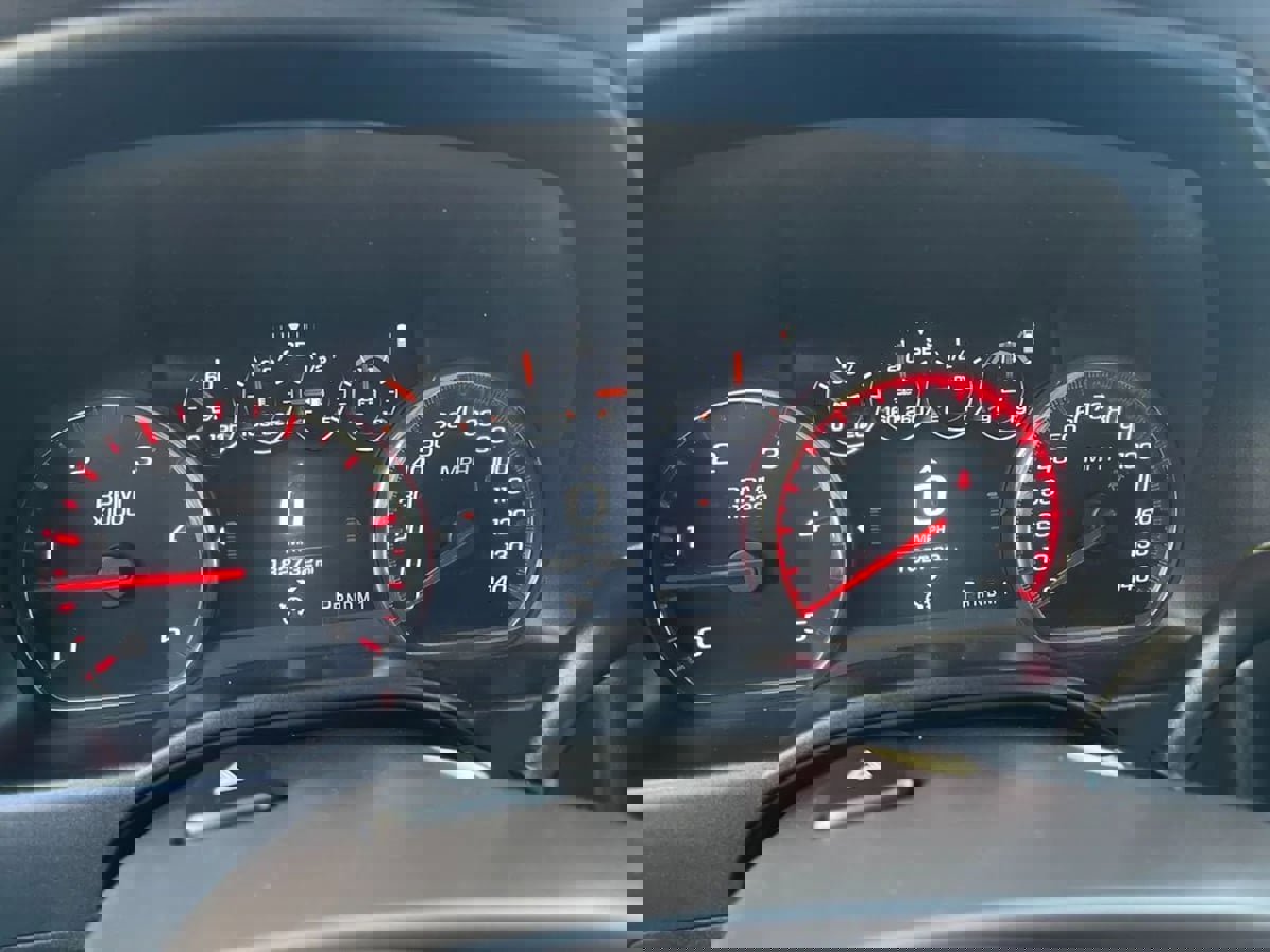 Used 2015 GMC Sierra 2500 Denali w/ Duramax Plus Package image 28