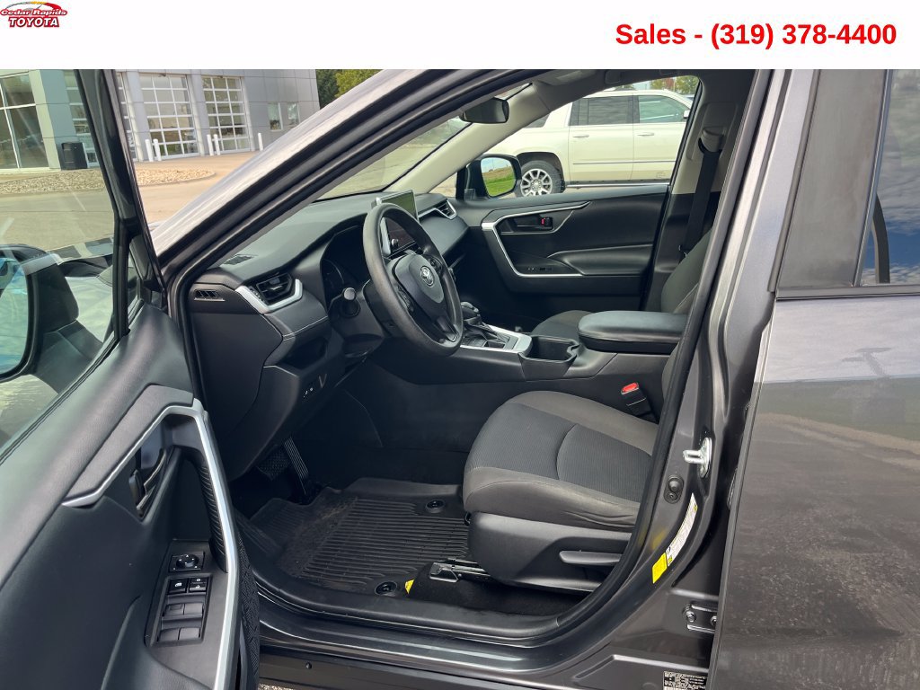Used 2023 Toyota RAV4 LE AWD/4WD image 14