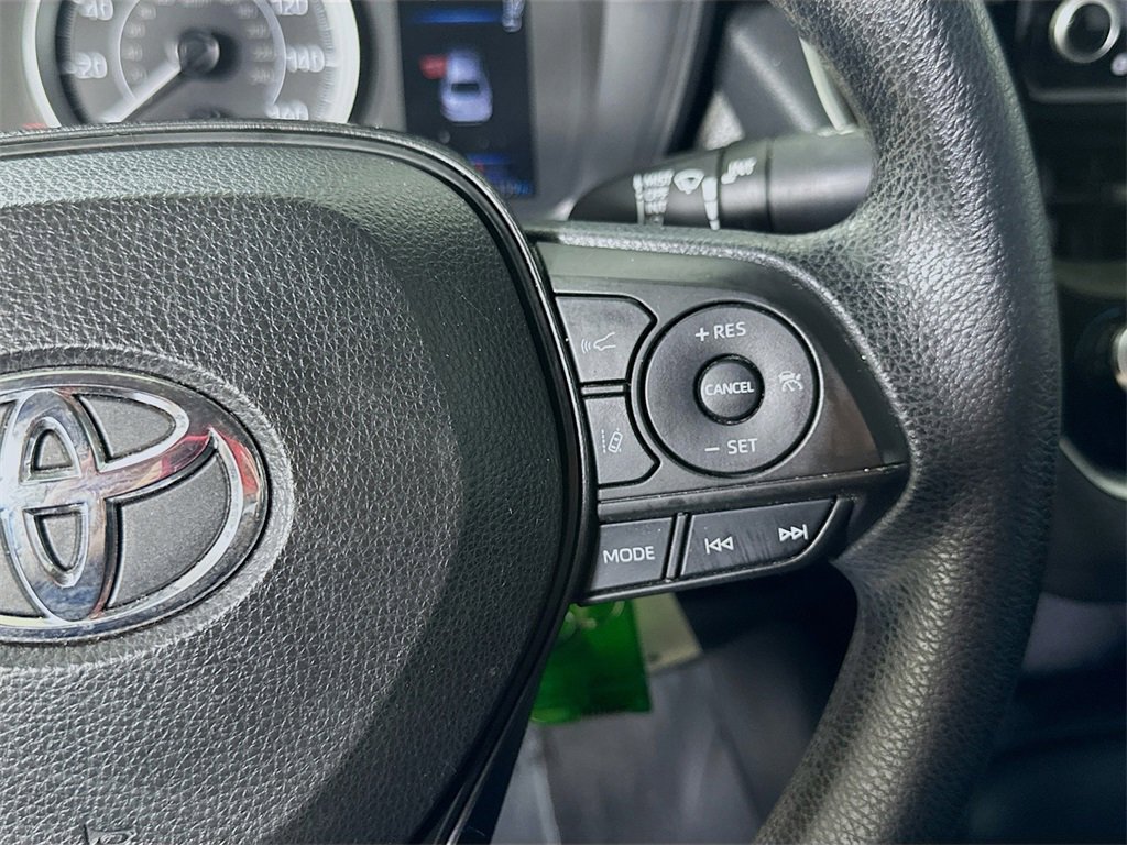 Used 2022 Toyota Corolla LE image 23