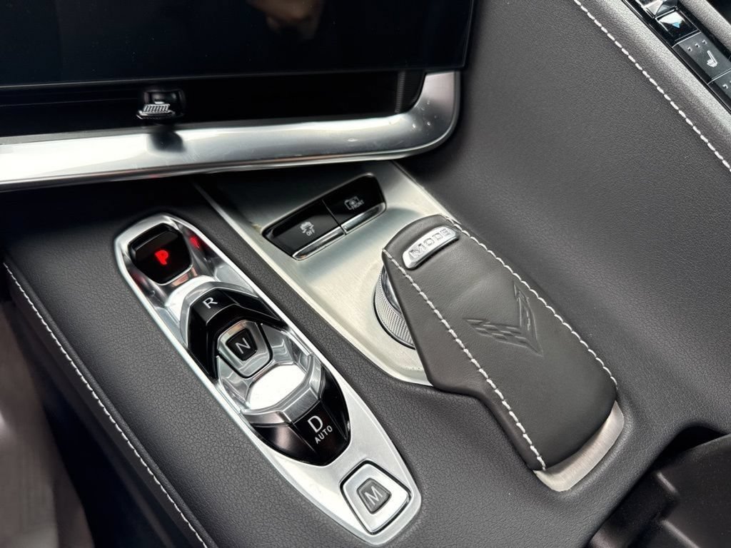 Used 2022 Chevrolet Corvette Stingray Preferred Conv w/ Z51 Performance Package RWD image 31