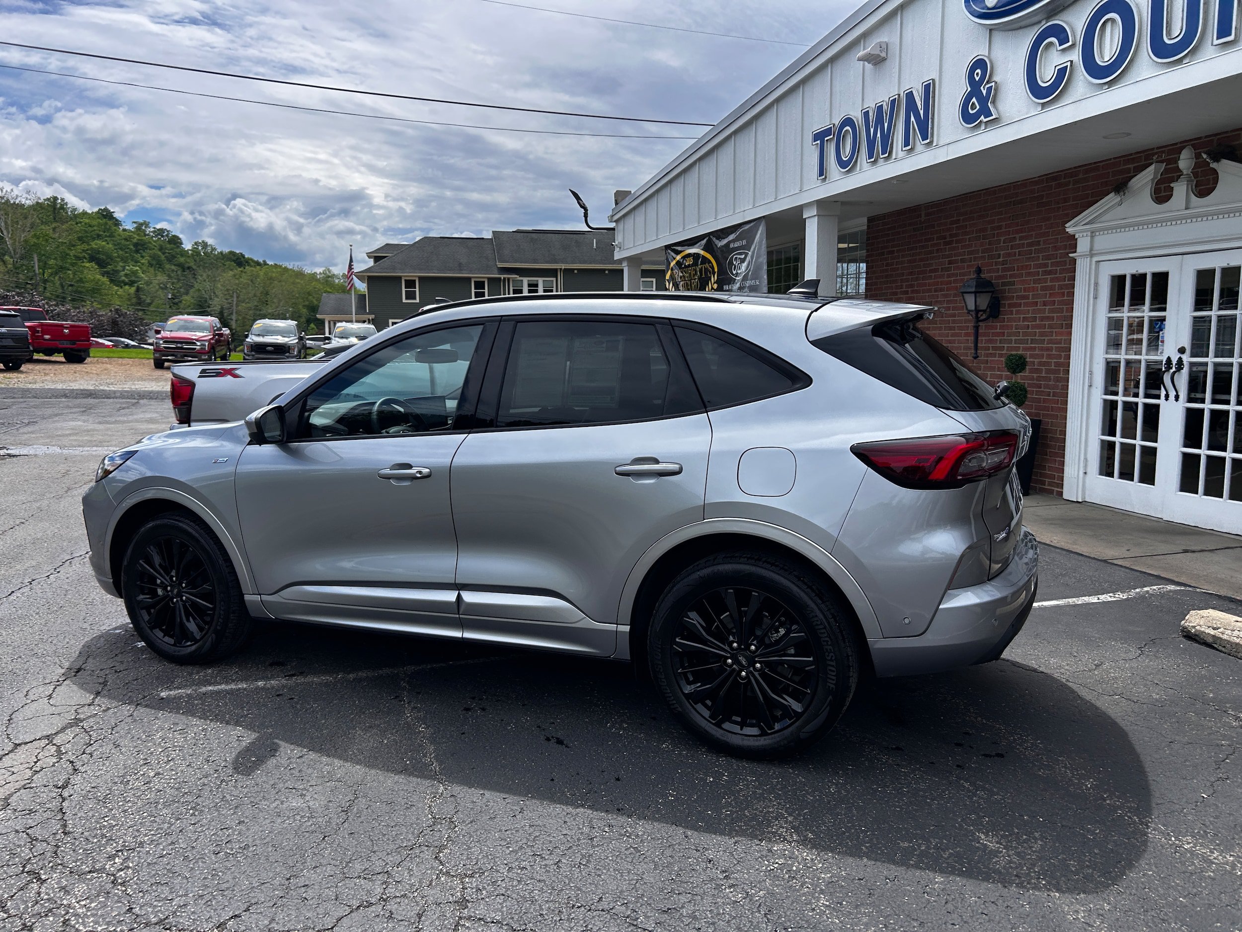 Used 2023 Ford Escape ST-Line Elite w/ Premium Technology Package AWD/4WD image 8