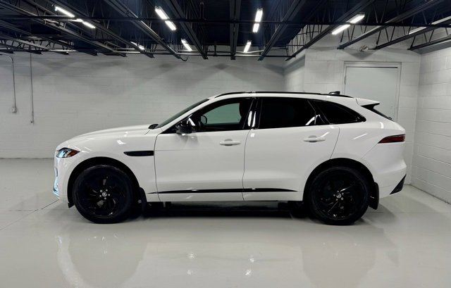 Used 2024 Jaguar F-PACE R-Dynamic S image 3