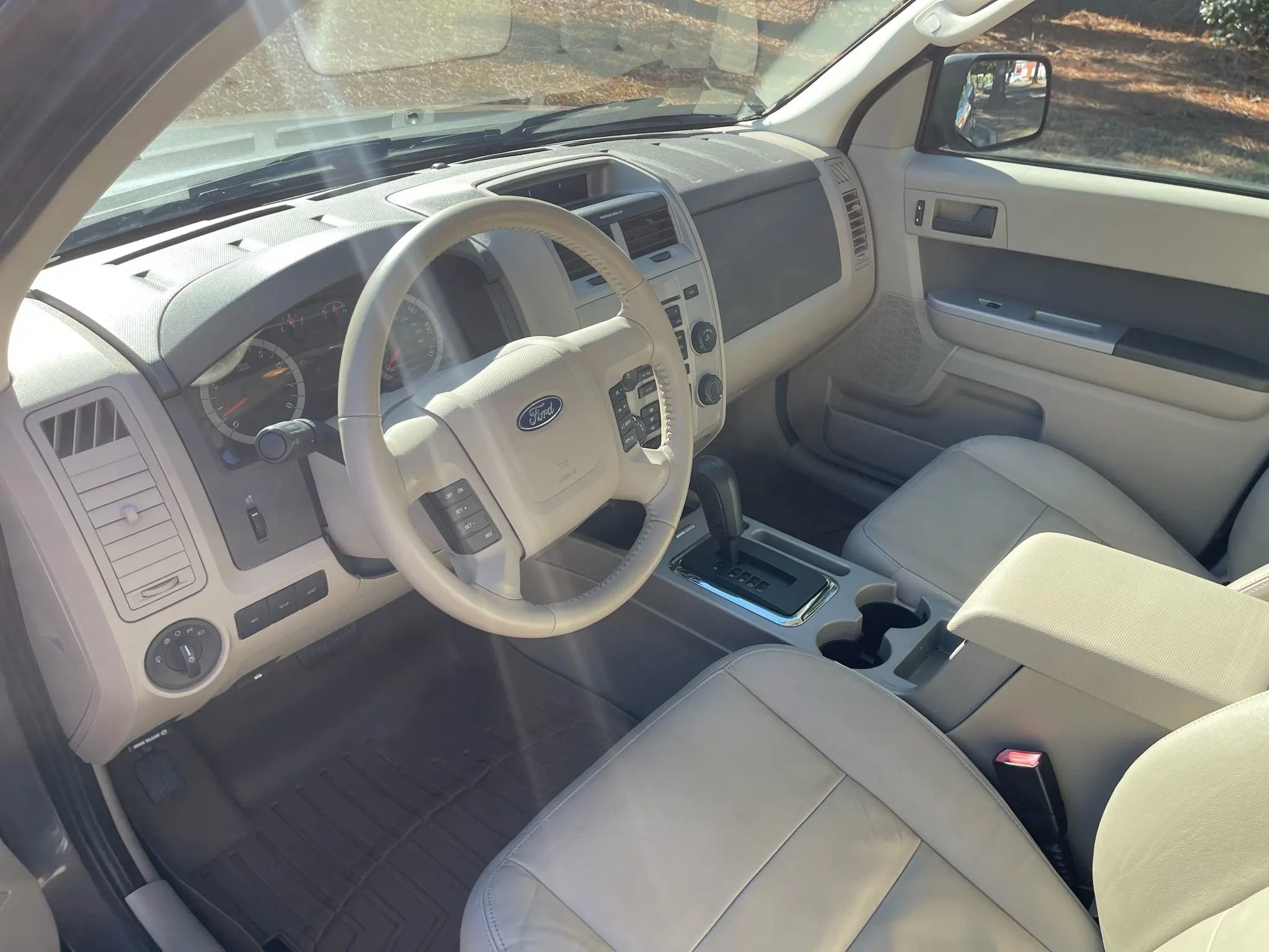 Used 2011 Ford Escape XLT w/ 203A Rapid Spec Order Code image 11