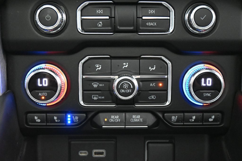 Used 2022 GMC Yukon SLT w/ SLT Premium Package AWD/4WD image 21