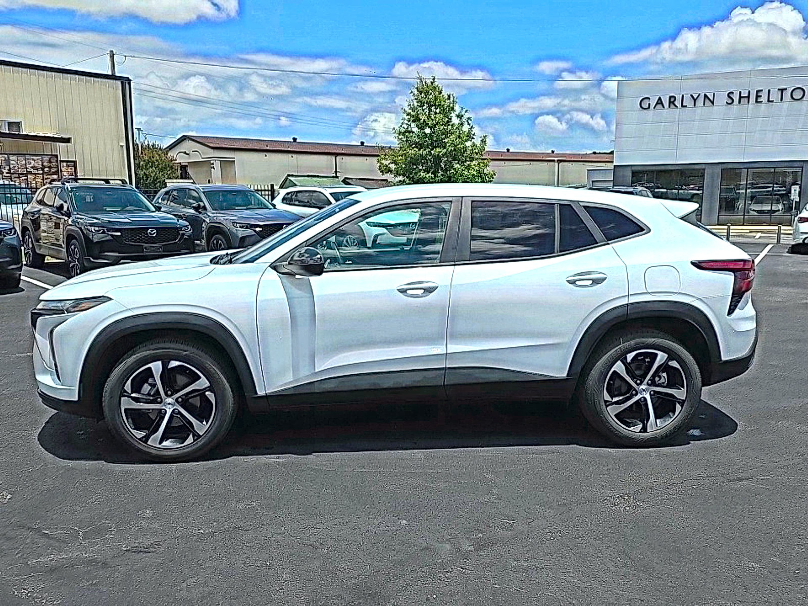 Used 2024 Chevrolet Trax RS w/ Driver Confidence Package FWD image 4