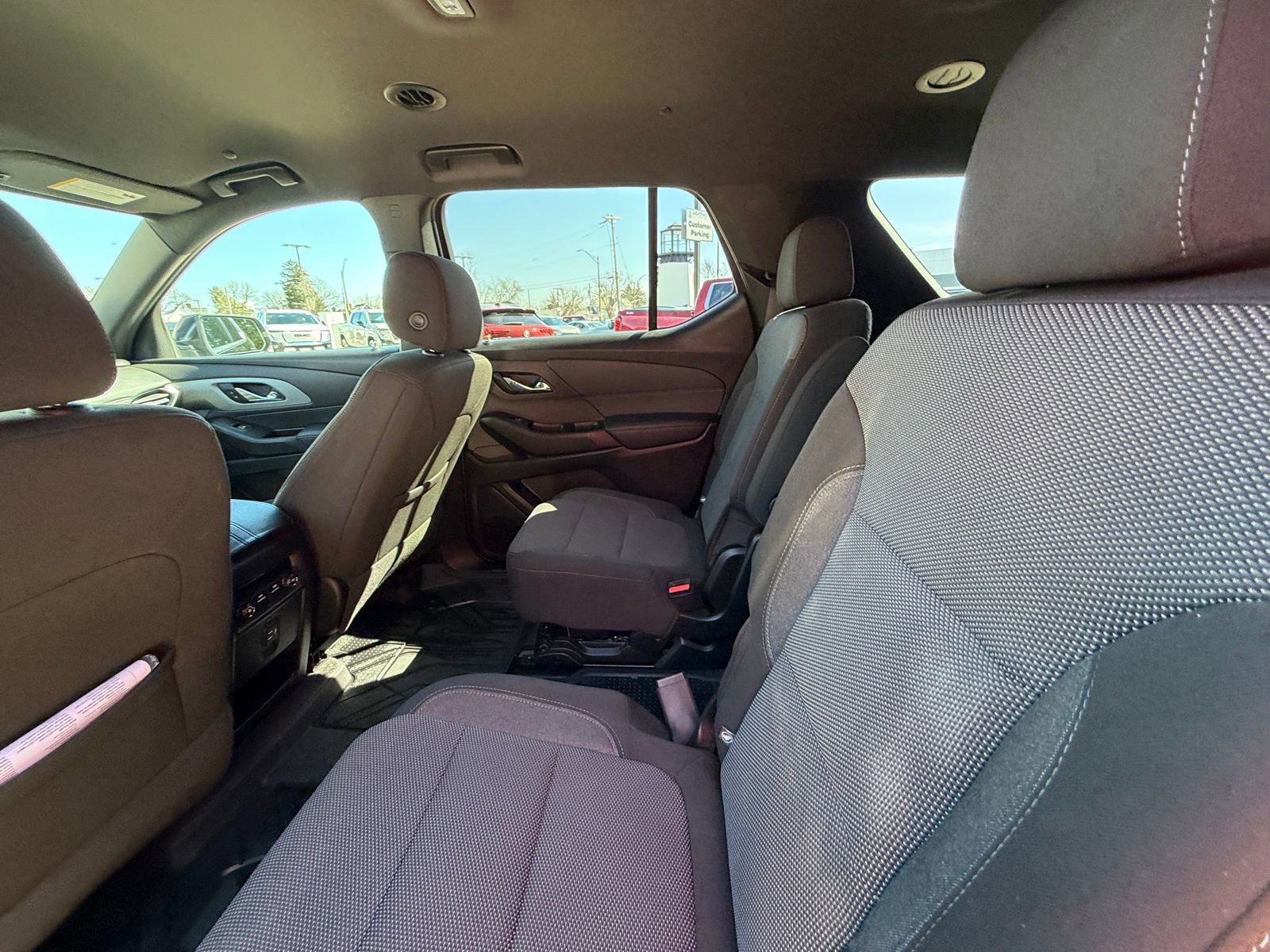Used 2023 Chevrolet Traverse LT image 5