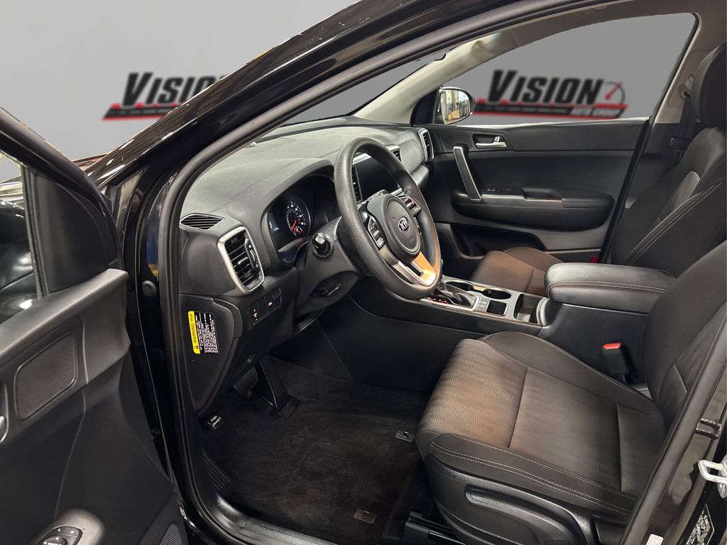 Used 2022 Kia Sportage LX image 9