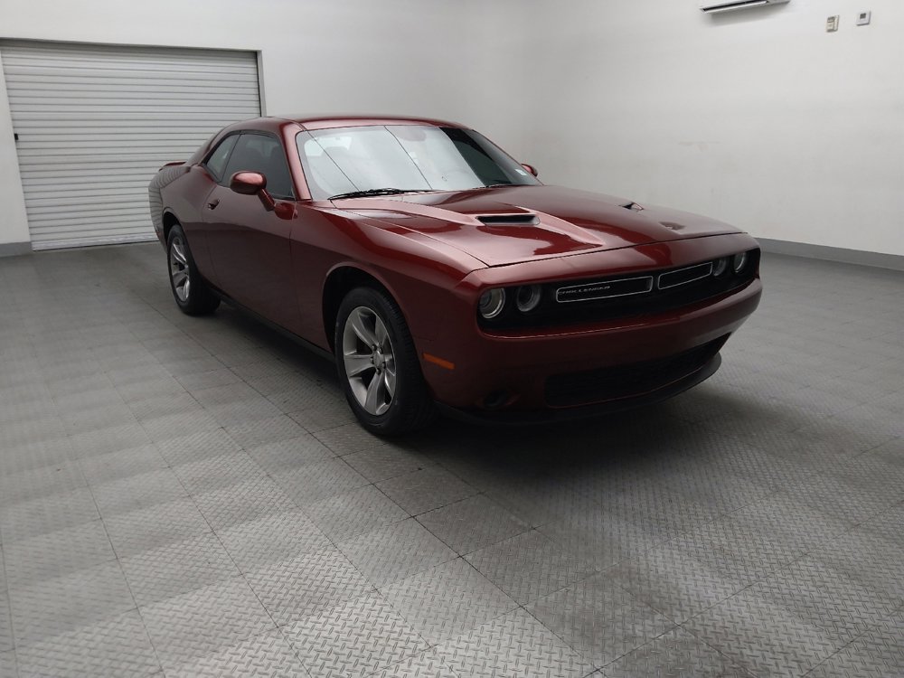 Used 2019 Dodge Challenger SXT image 13