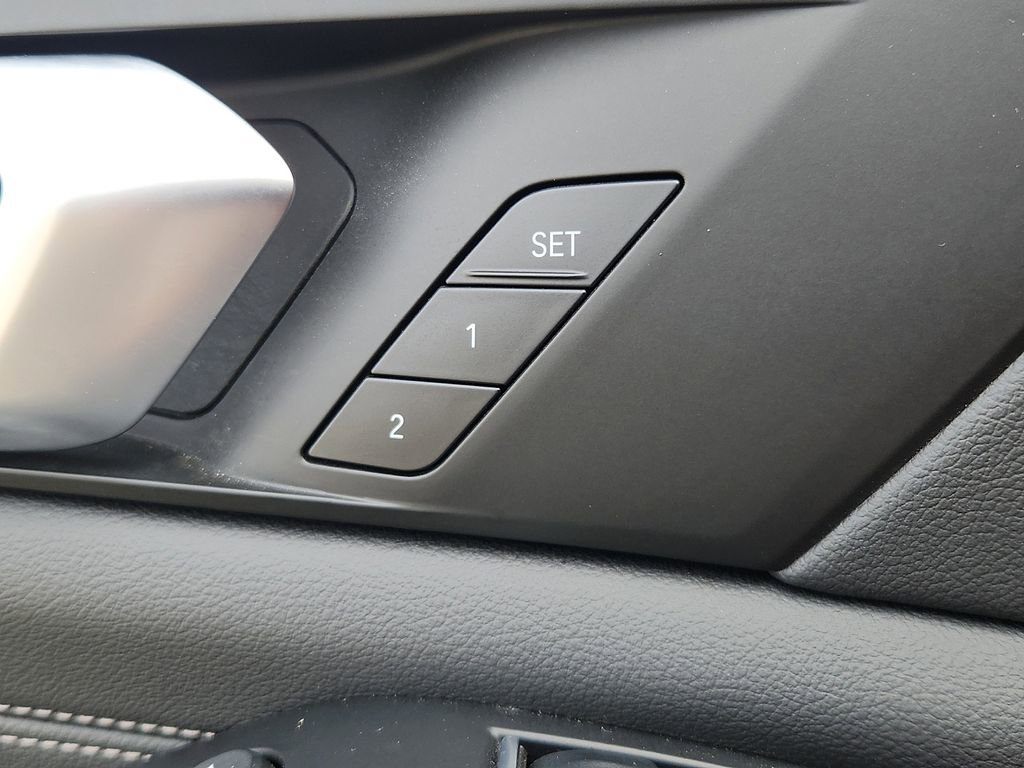 Used 2022 BMW X5 xDrive40i w/ M Sport Package image 23