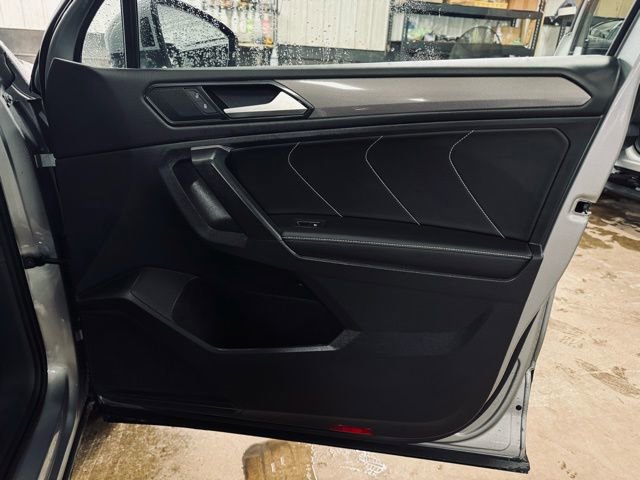 Used 2024 Volkswagen Tiguan SE image 13