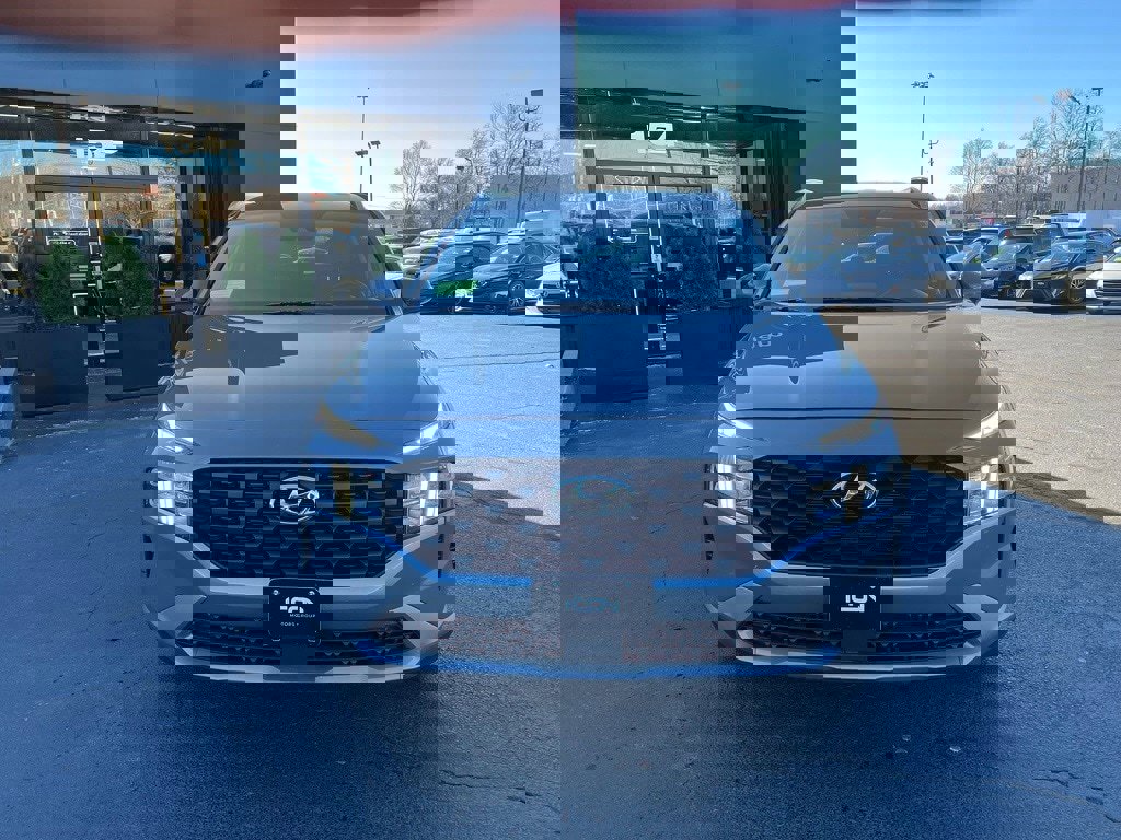 Used 2023 Hyundai Santa Fe SEL image 2