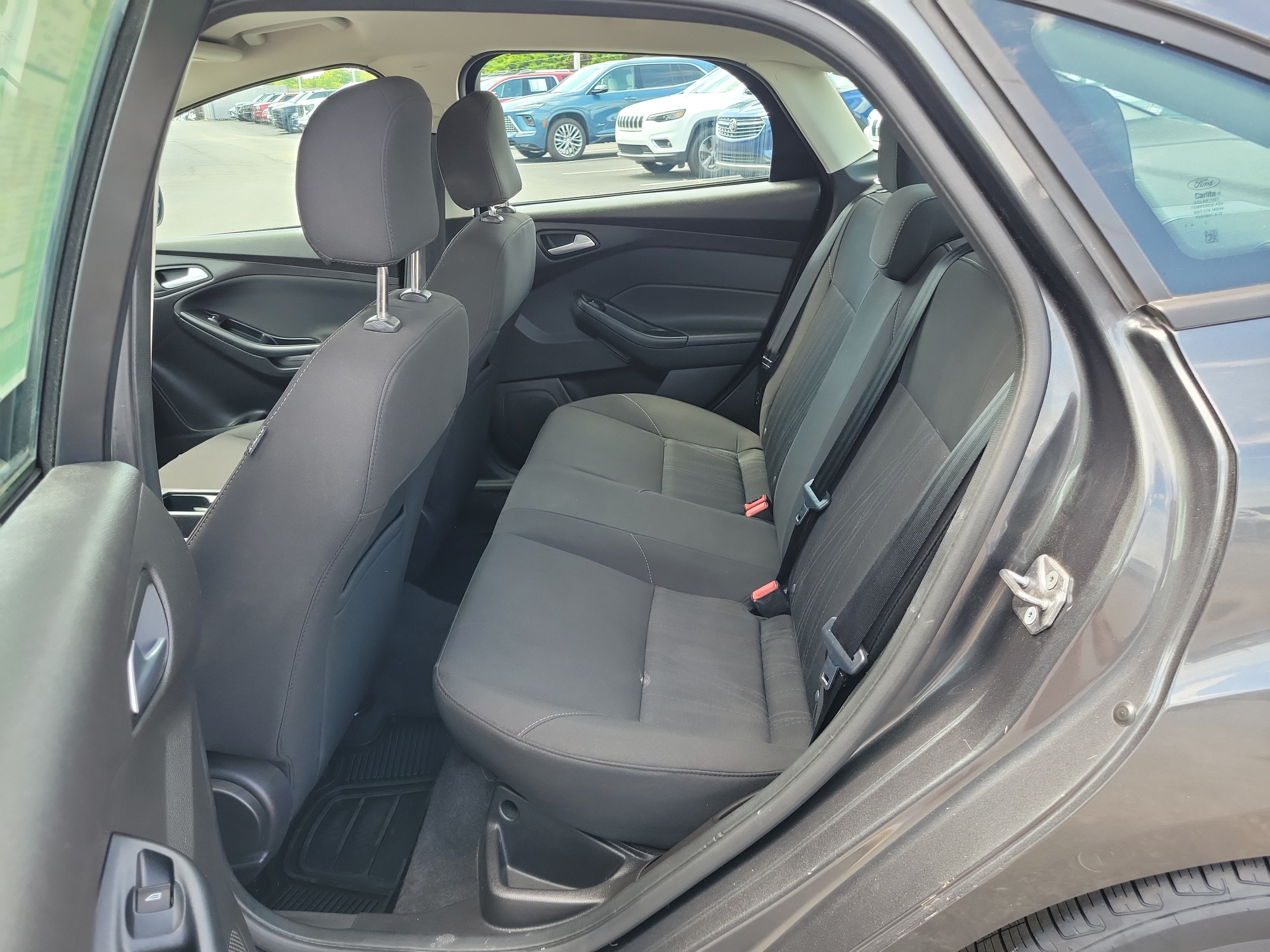 Used 2016 Ford Focus SE w/ Reverse Sensing Package FWD image 11