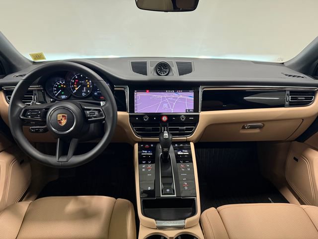 Certified 2026 Porsche Macan AWD/4WD image 14