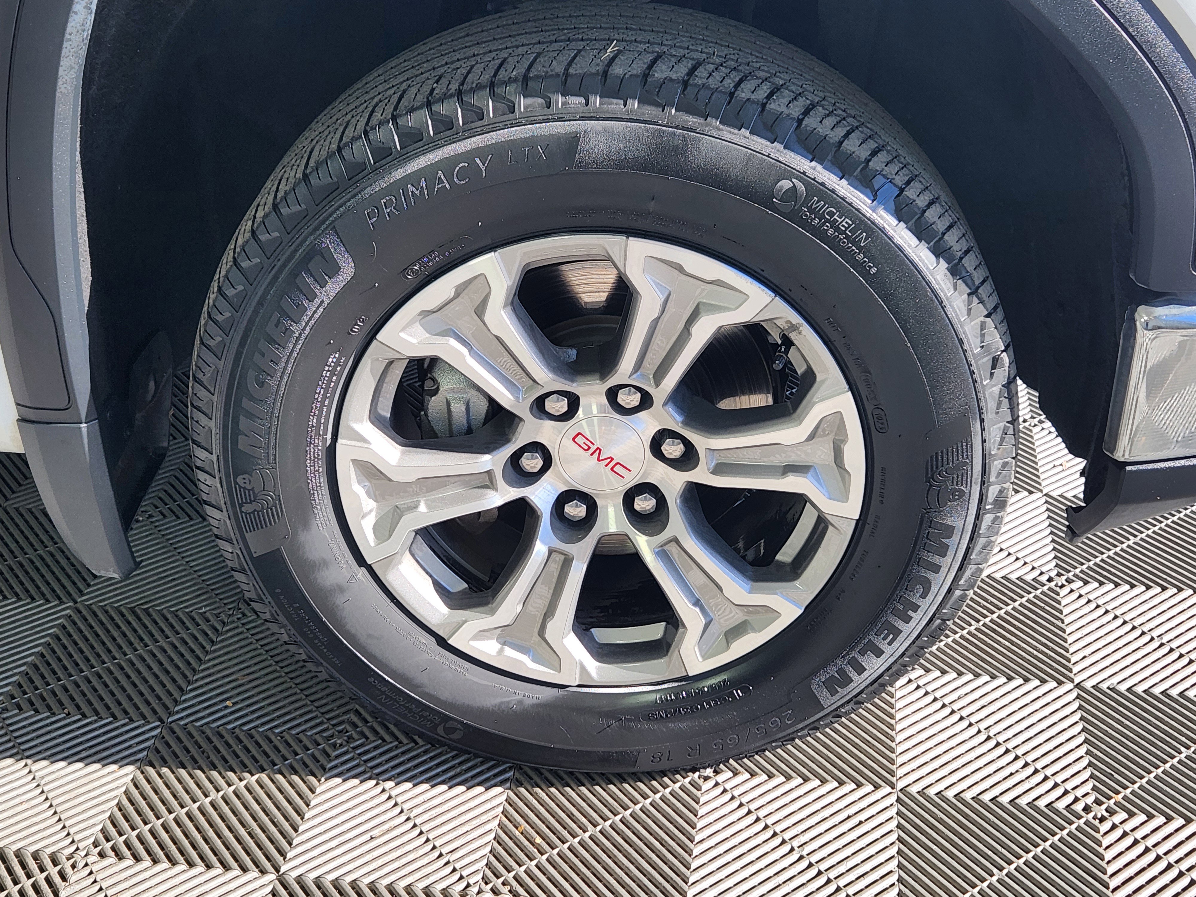 Used 2024 GMC Sierra 1500 SLT image 10