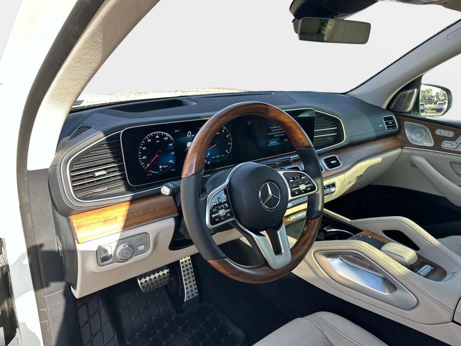 Certified 2023 Mercedes-Benz GLS 580 4MATIC image 17