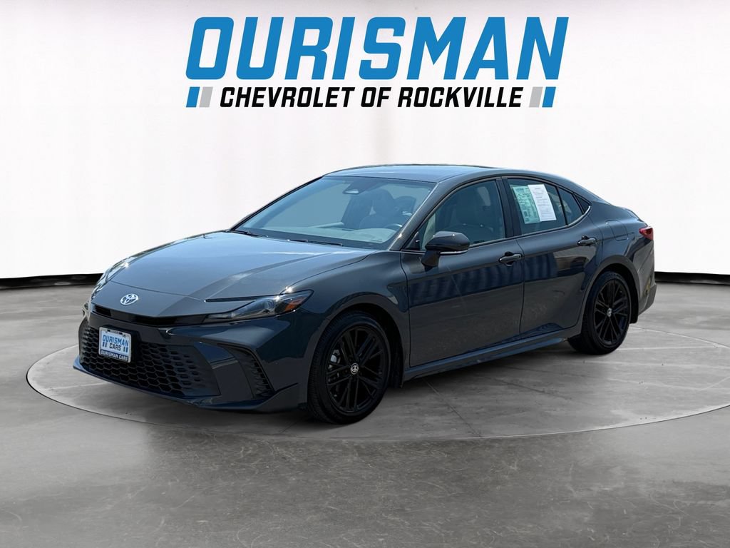 Used 2025 Toyota Camry SE w/ Convenience Package FWD image 2