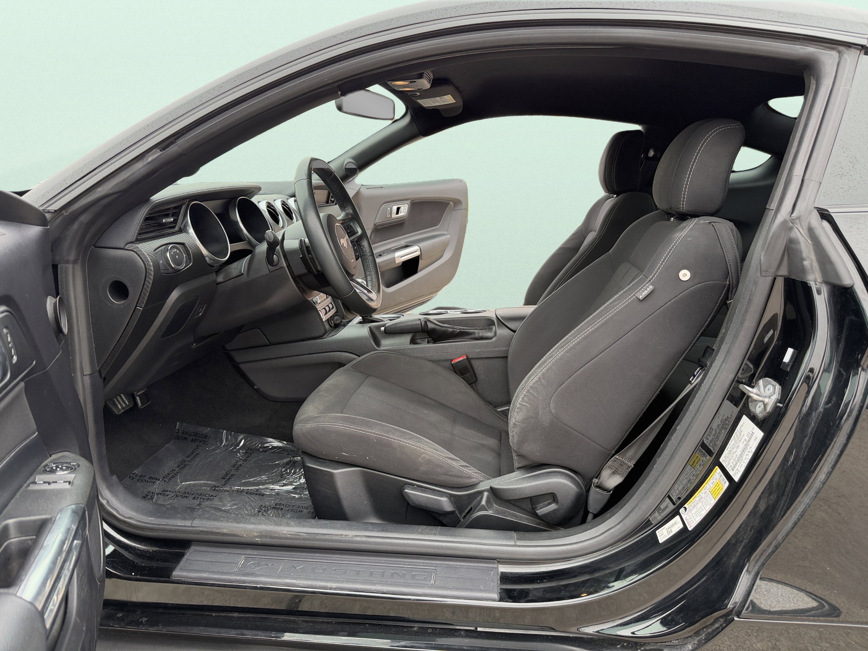 Used 2019 Ford Mustang Coupe image 14