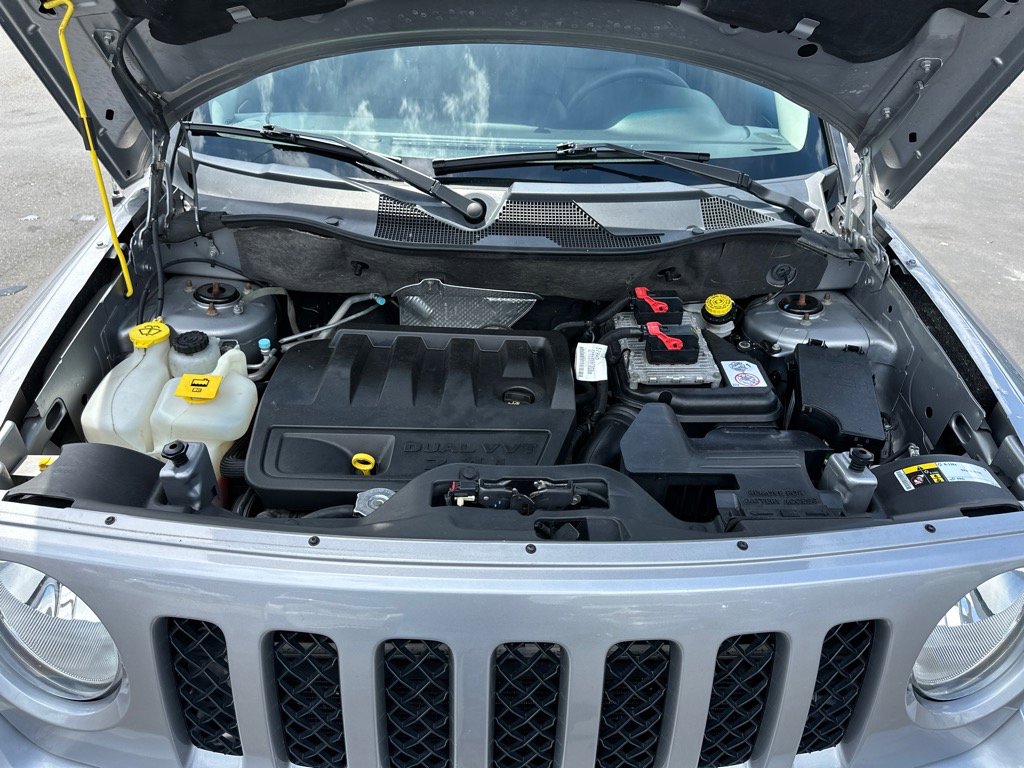 Used 2016 Jeep Patriot High Altitude AWD/4WD image 10