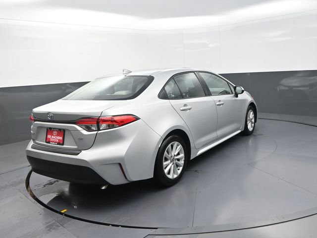 Used 2024 Toyota Corolla LE w/ LE Premium Package FWD image 19