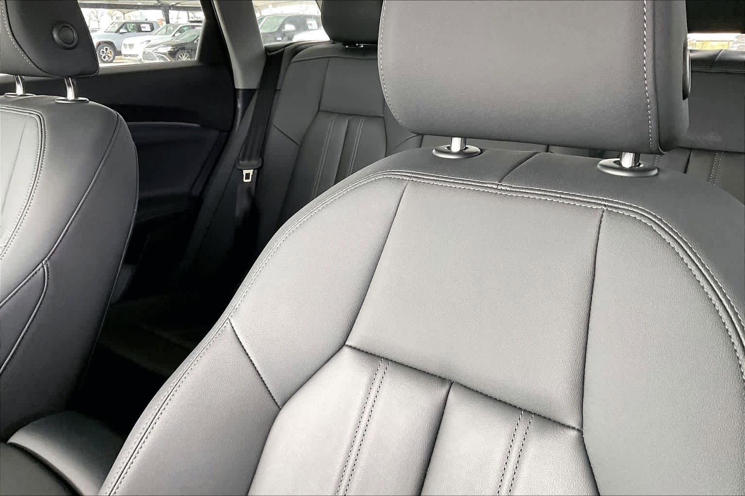 Certified 2025 Audi Q5 Premium w/ Convenience Package AWD/4WD image 15