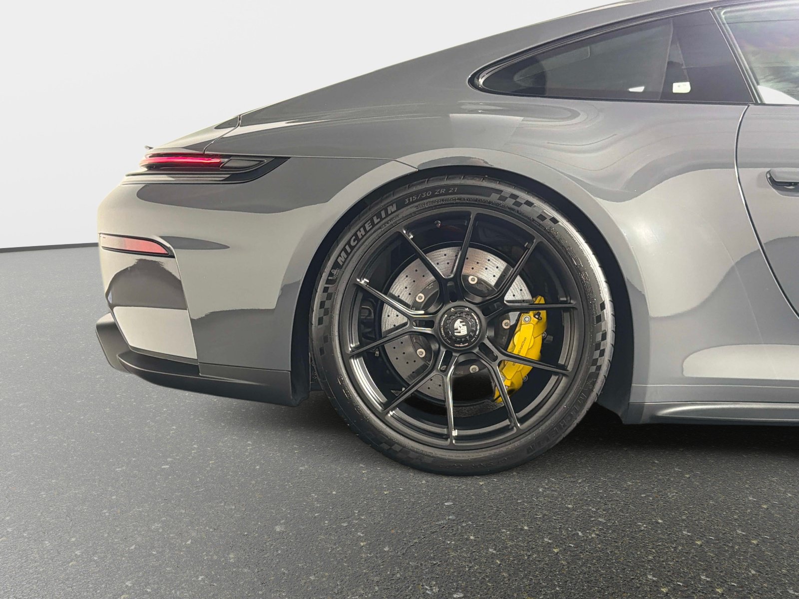 Used 2025 Porsche 911 GT3 RWD image 20