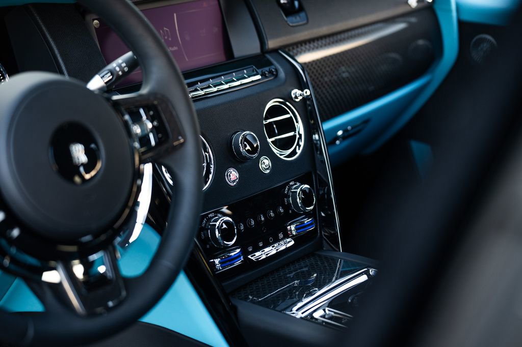 Used 2023 Rolls-Royce Cullinan Black Badge image 43