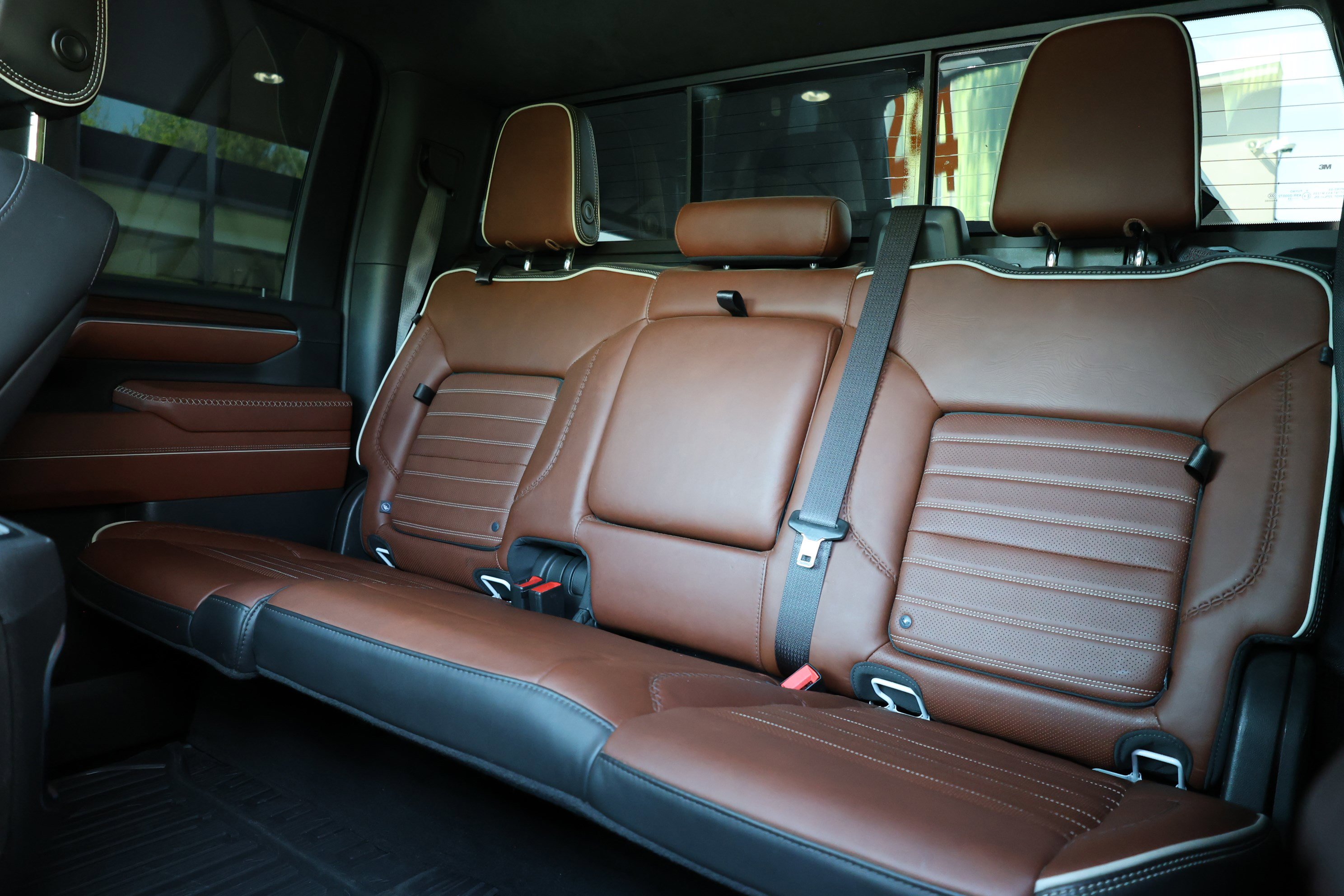 Used 2024 GMC Sierra 2500 Denali Ultimate w/ Snow Plow Prep/Camper Package image 10