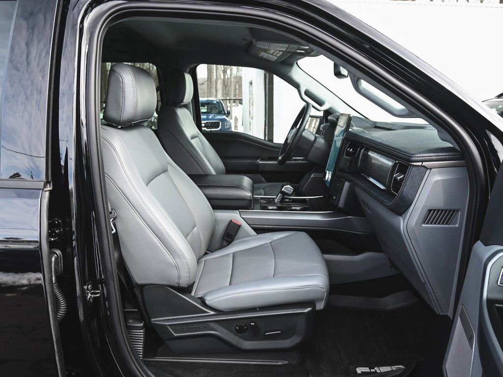 Used 2025 Ford F150 Lightning Flash image 29