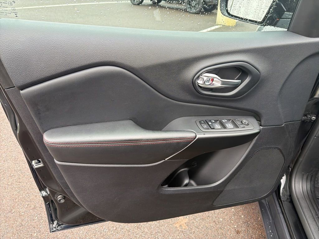 Certified 2022 Jeep Cherokee Trailhawk w/ Trailer Tow Group image 6